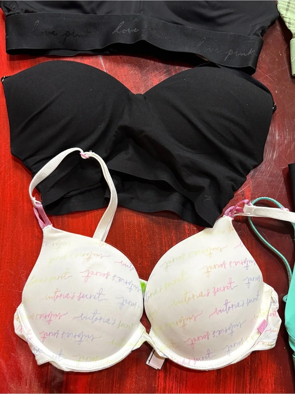 Lot of 7 Victoria’s secret/Pink bras - smaller sizes - Picture 2 of 6